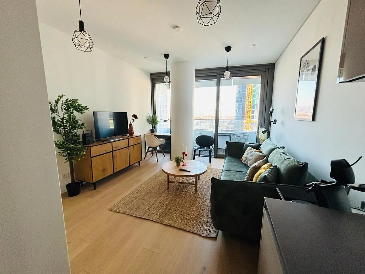Modern Apartment Overlooking The Skyline & Danube Bécs