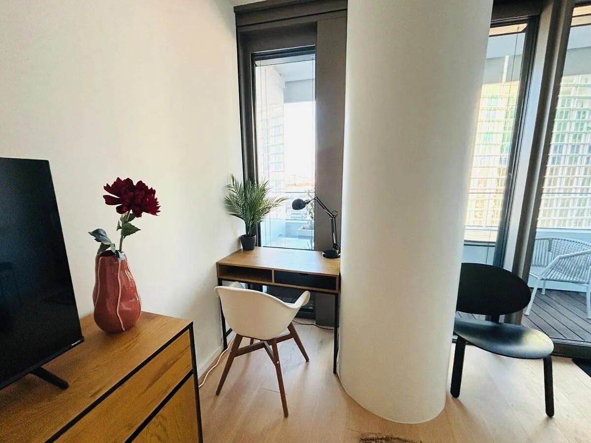 Modern Apartment Overlooking The Skyline & Danube Vienna 0*,